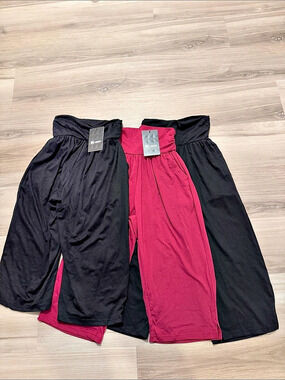 NEER Wide Leg Pants in Black & pink NWT. Sold as 3pack.